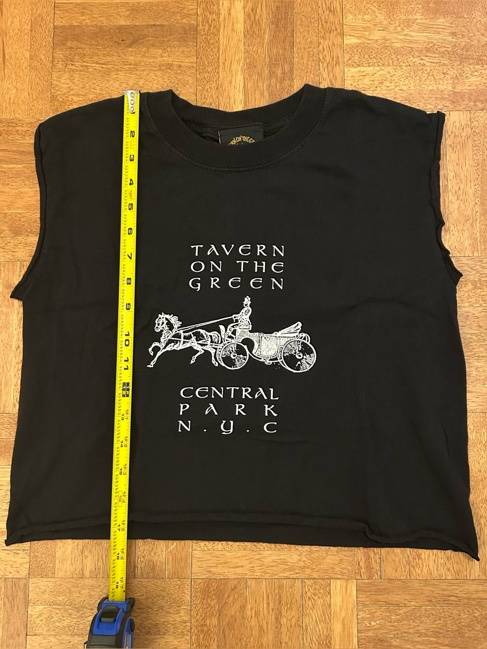Black Unisex S Cotton Sleeveless Crew Neck Tavern on the Green NYC T-Shirt